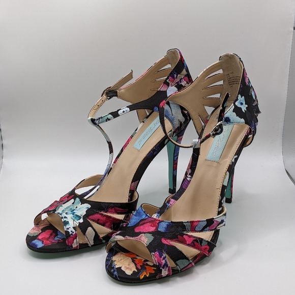 Blue by Betsy Johnson T-Straps SIZE 9.5 - Picture 1 of 3